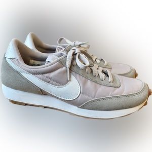 Nike Daybreak Platinum Violet Women's Shoes NWOT